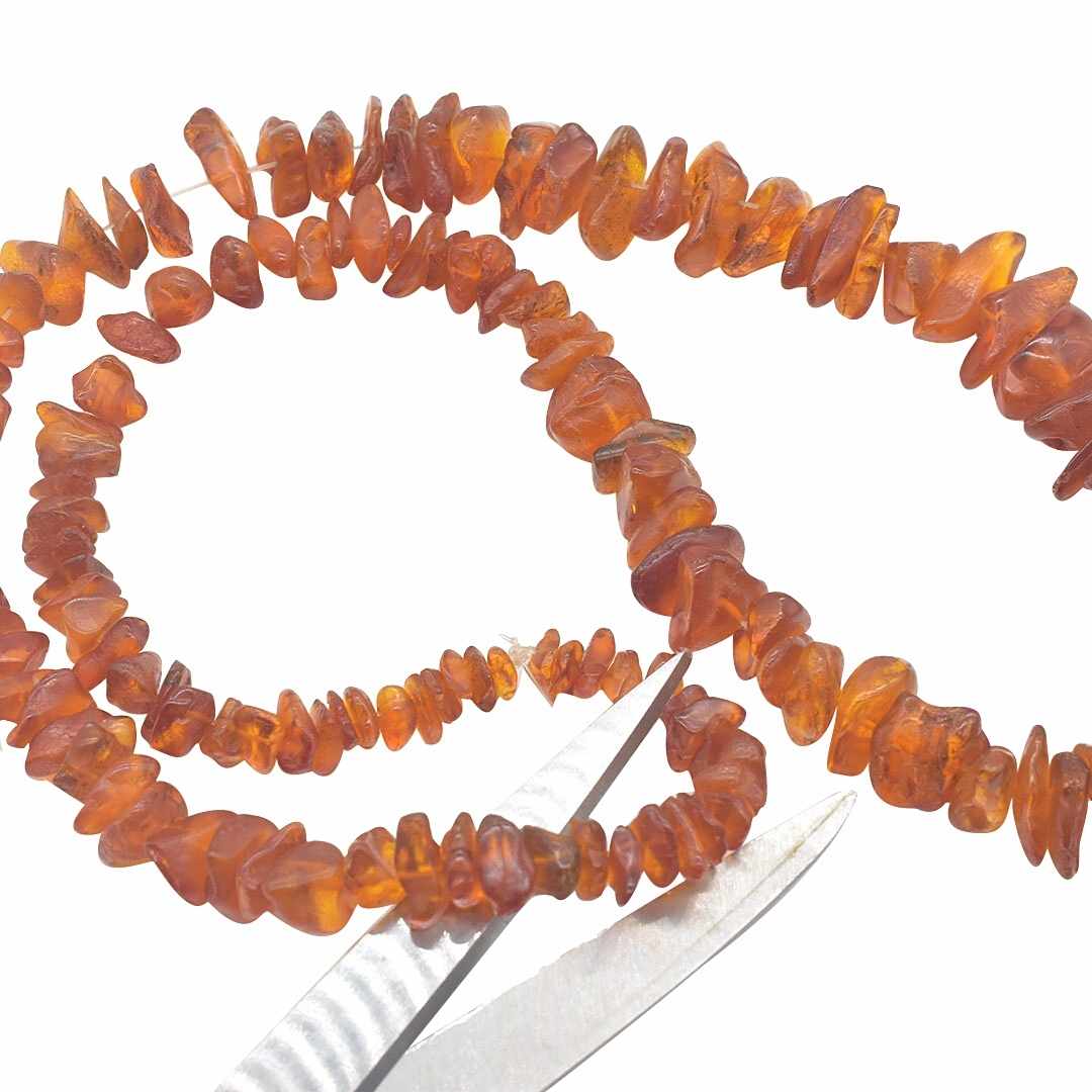 Återvinn din gamla bärnsten! Halsband, armband, ringar av bärnsten är handgjorda i Skåne, Sverige, av Tian Ming Wang.